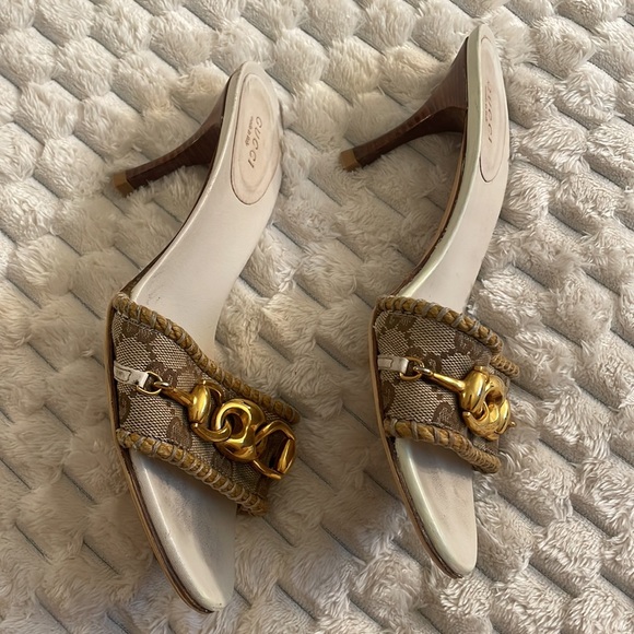 Gucci Monogram Chain Heels - Picture 5 of 12